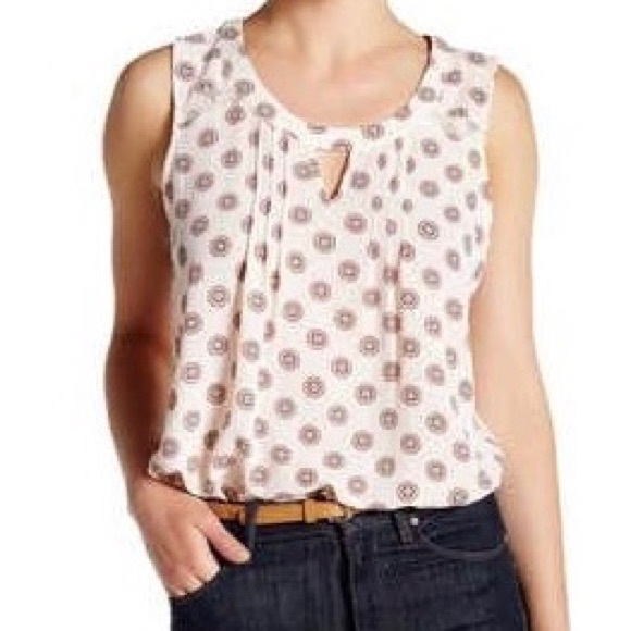 Pleione Tops - Pleoine sleeveless print blouse with lace detail